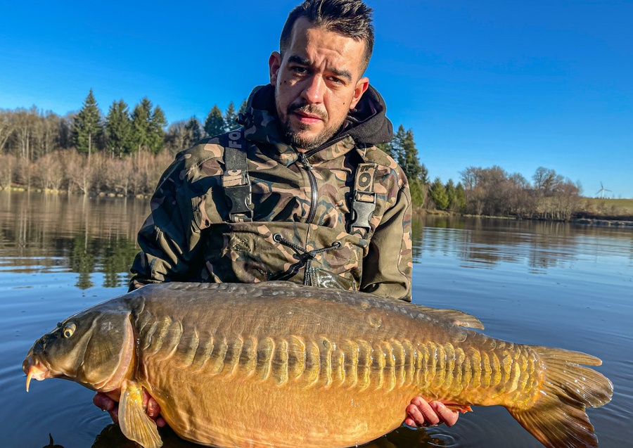 Winter Fishing with Julien Filleul and Alex Farfal